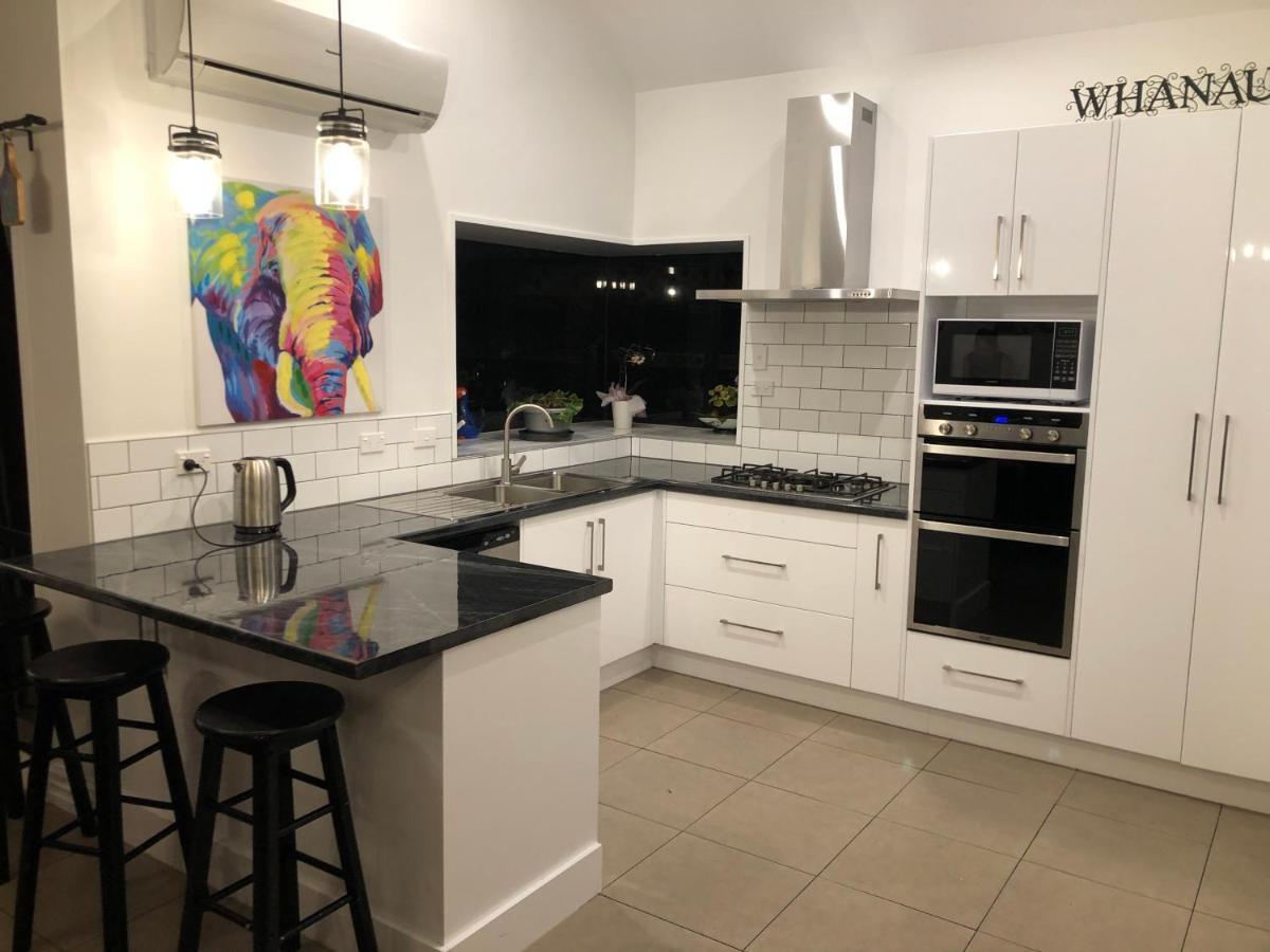 Warm On Waterloo Bed & Breakfast Palmerston North Bagian luar foto